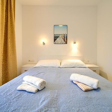 Apartmani Mara Matic Malinska Eksteriør billede