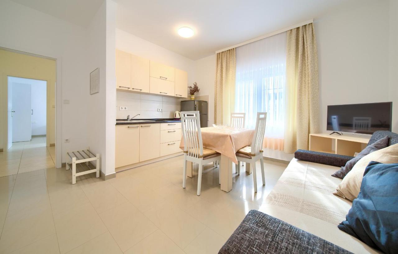 Apartmani Mara Matic Malinska Eksteriør billede